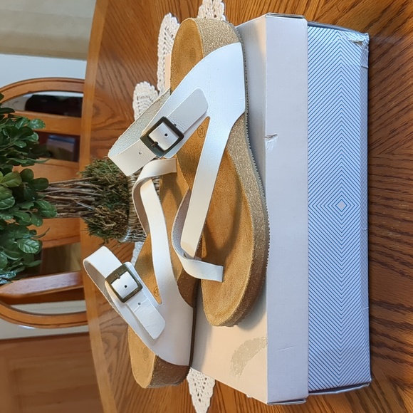 Eric Michael White Leather Adjustable Strap Low Wedge Sandals 37 - Picture 6 of 12